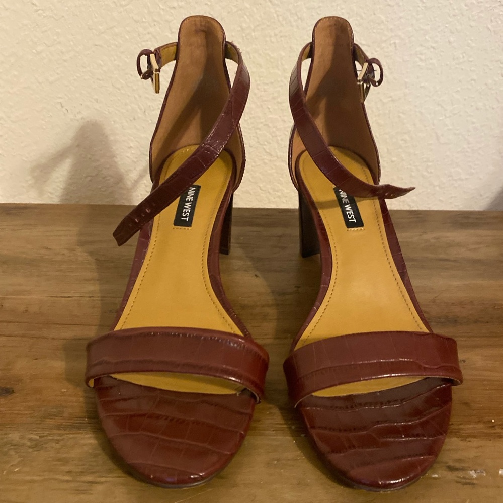 Open-toed heels